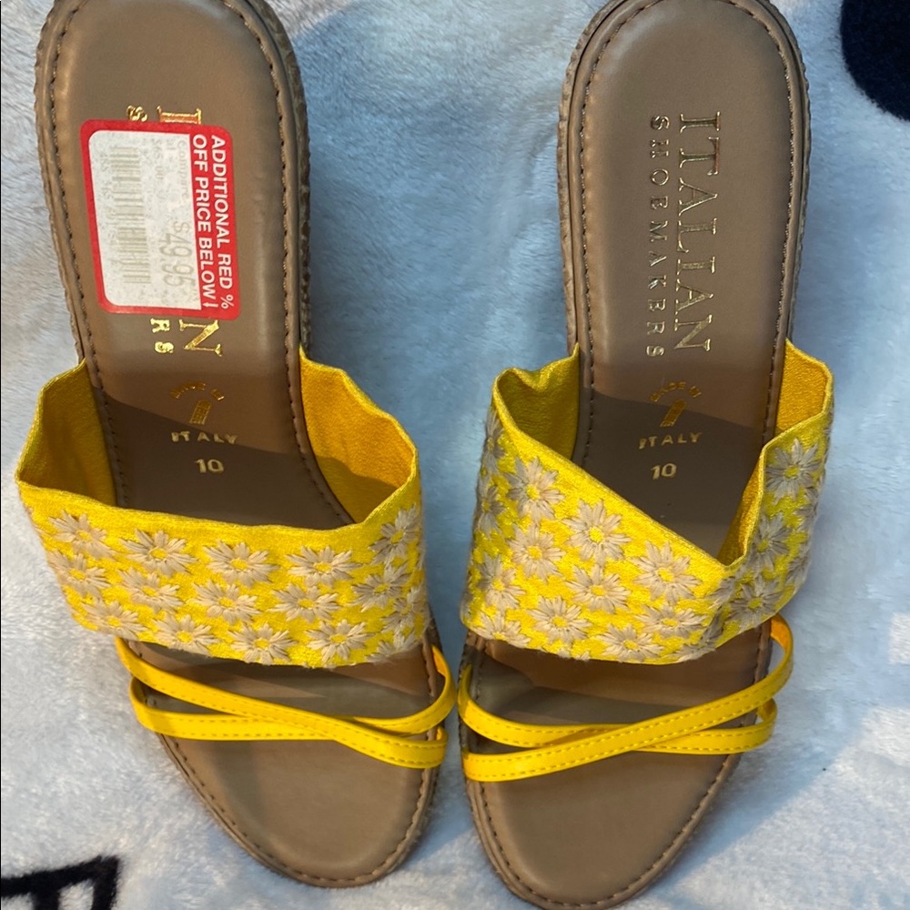 Italian Shoemakers Yellow Floral Sandals Size 10